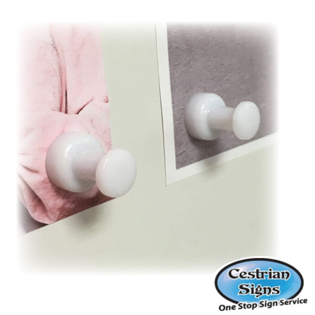 External-Lockable-Notice-Board-magnets