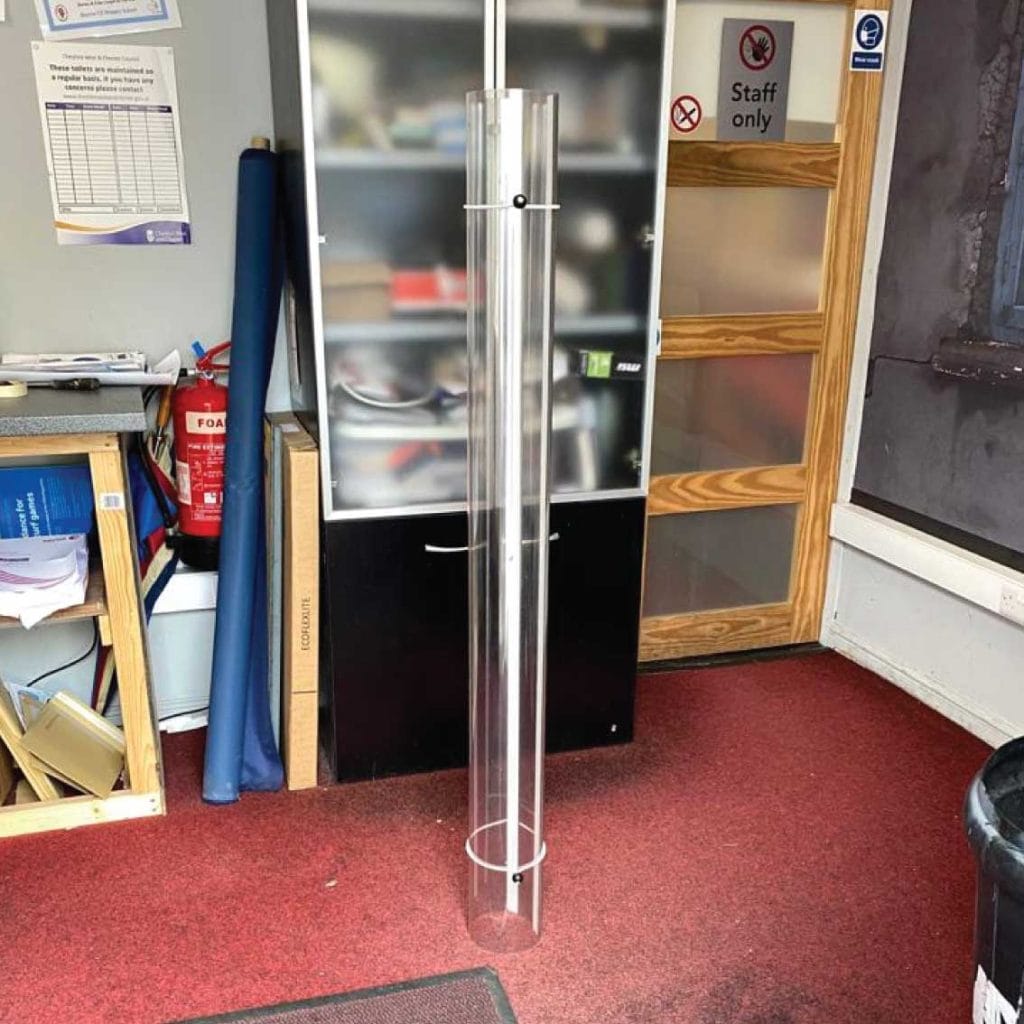 hanging-roll-up-covid-screen