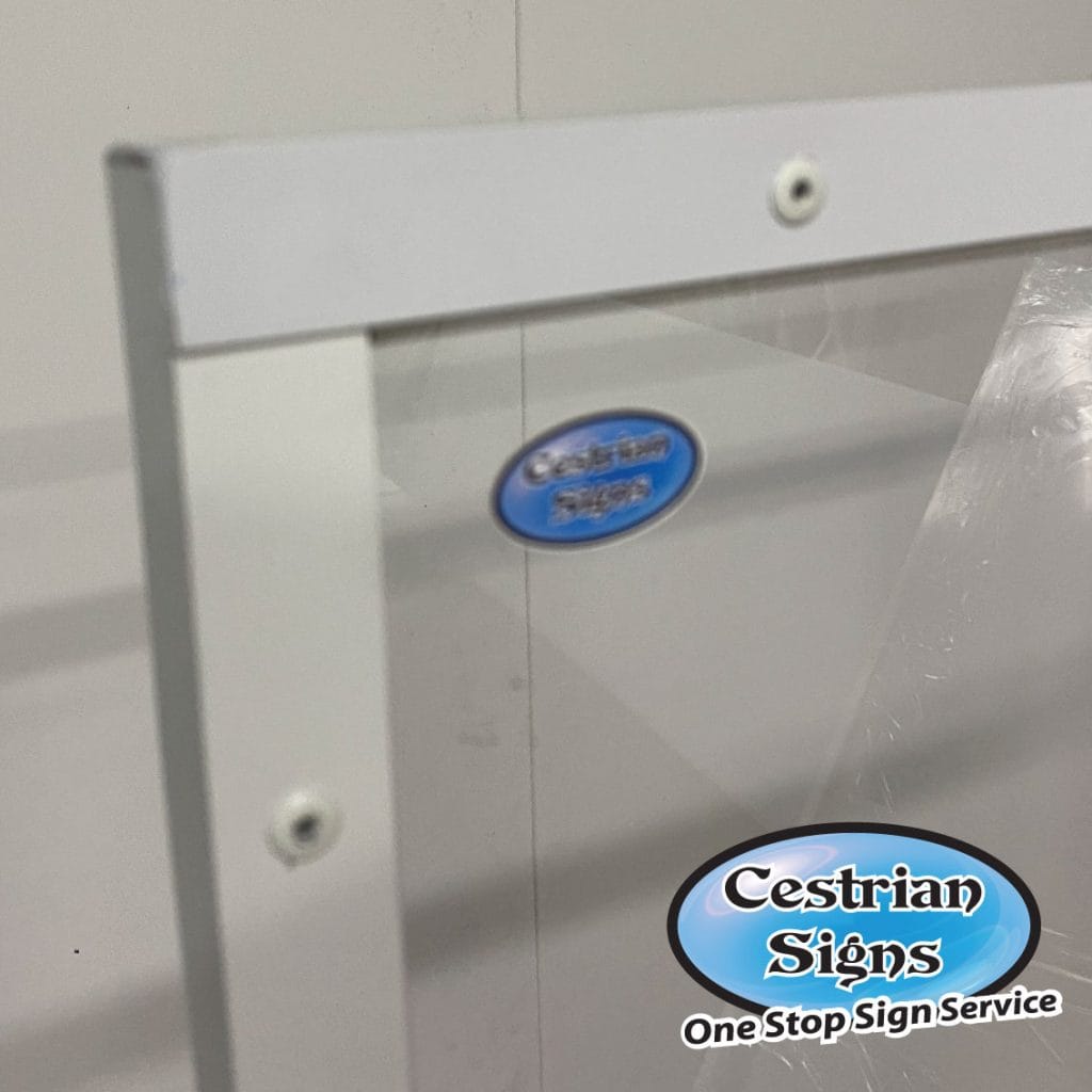 Free Standing Sneeze Screen On Wheels 4