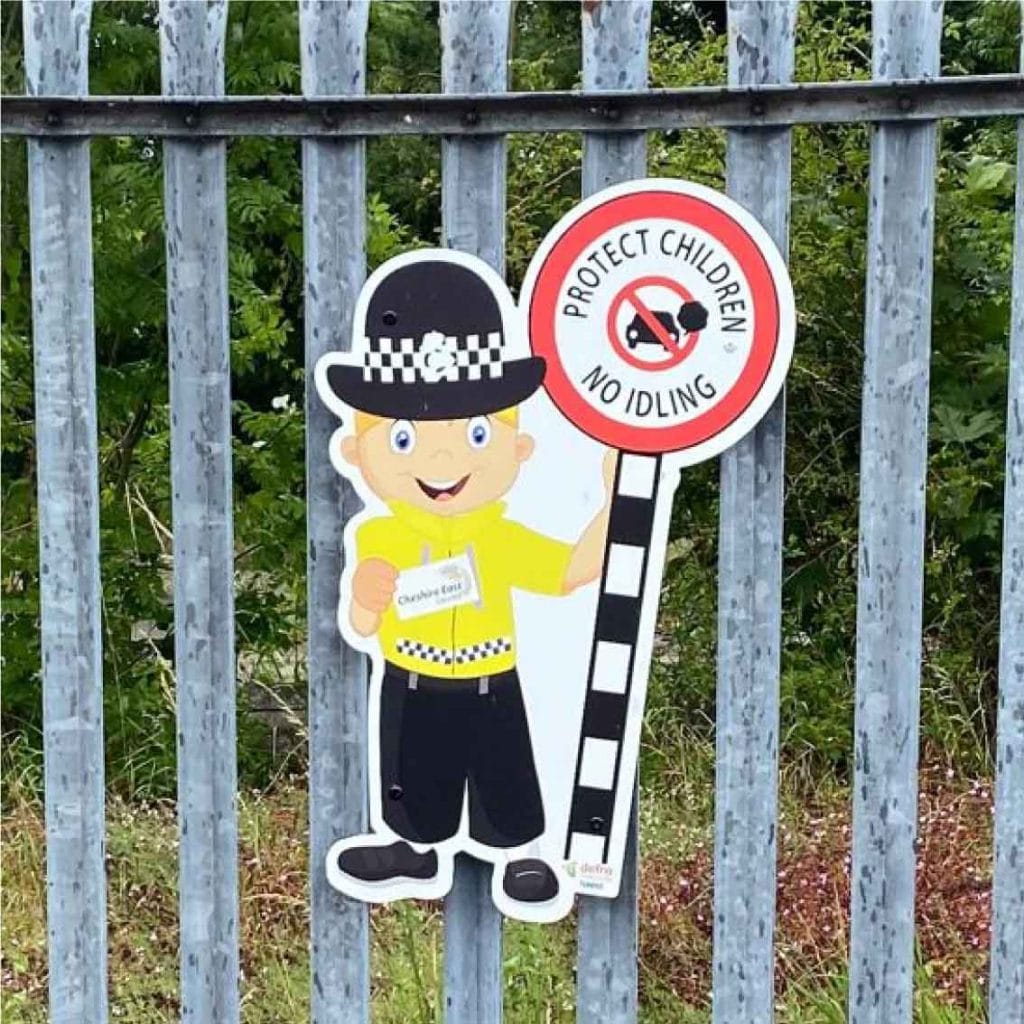 School no idling protect children fence sign