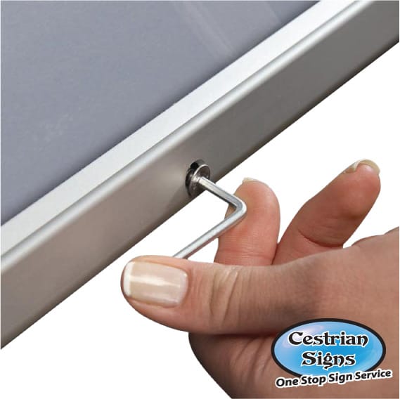 LOCKABLE  Aluminium 32mm Snapframes A1